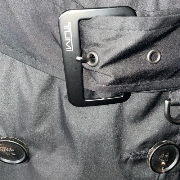 #29🎊Live 3/10/23 @7:30pm cst🖤Great Used Condition M Tumi Trench coat. - Picture 2 of 16